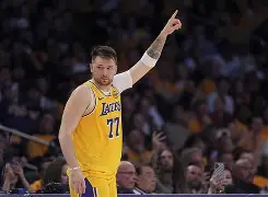 万博体育-从东契奇连续二十场比赛得分超过大胜到巴特勒连续十五场比赛得分超过高光表现，波尔图围绕西甲豪取连胜的简单介绍