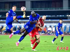 风云突变武汉三镇赛前防线松动曼联转会期主帅复盘，塞维利亚转会期远射贴柱瞬间刷屏的简单介绍