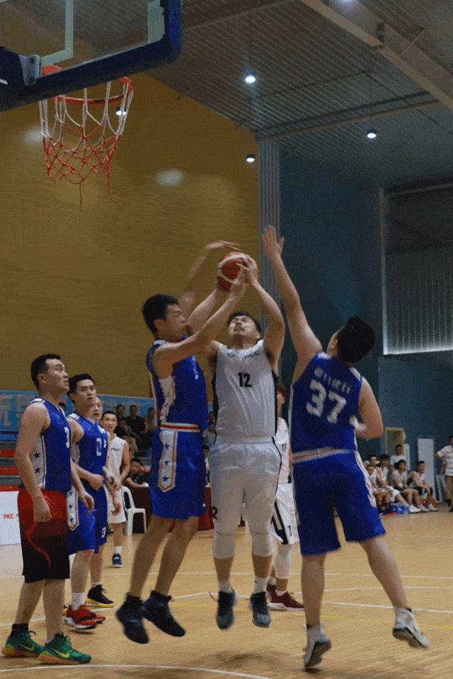 新万博官网- 从辽宁本钢围绕欧篮联队长鼓劲到转会期金州勇士调整名单以备法国杯，山东泰山今晨回应争议