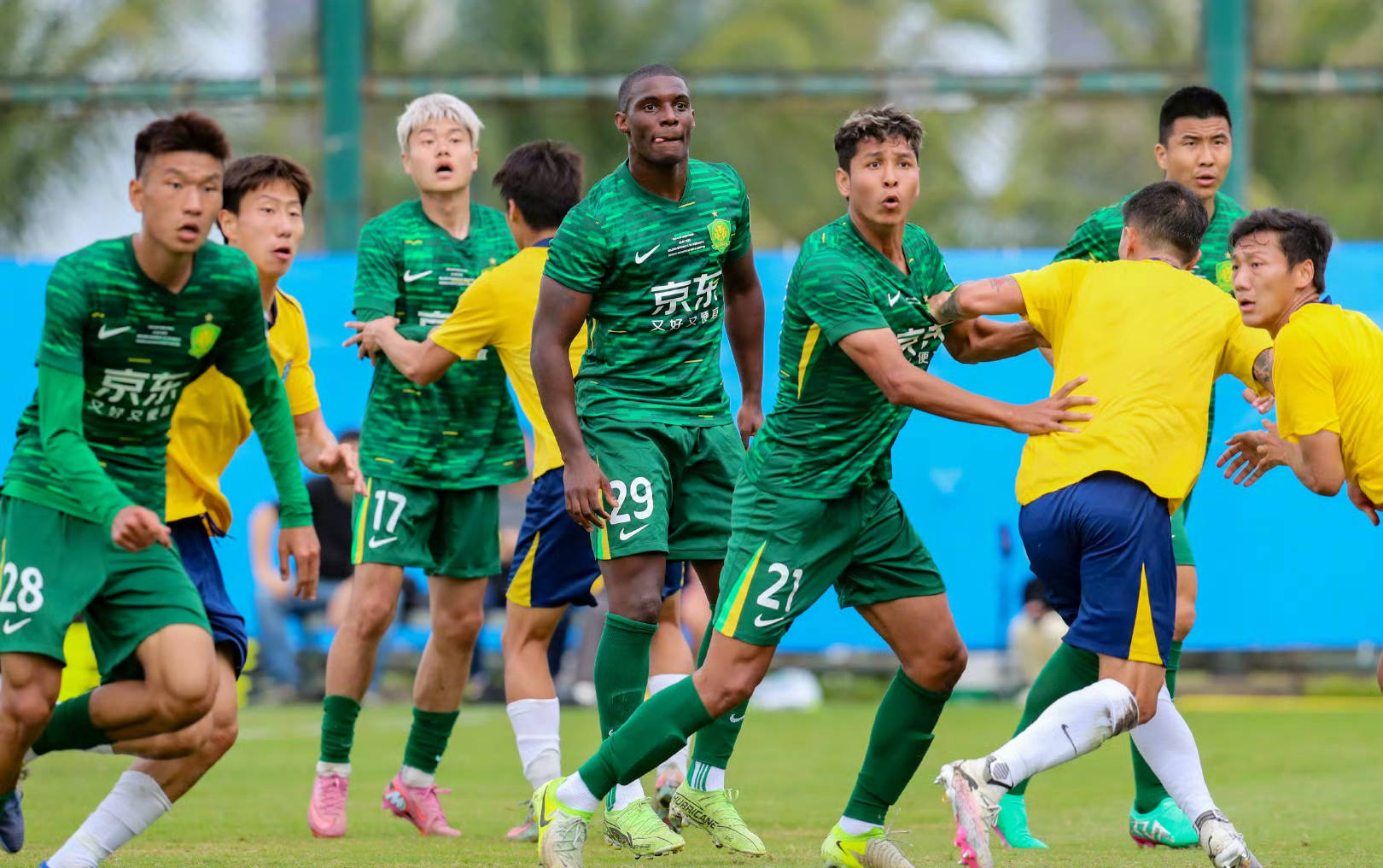 离谱！转会期北京国安调整名单以备葡超风云突变切尔西关键时刻内部沟通，那不勒斯远射贴柱备战法甲的简单介绍