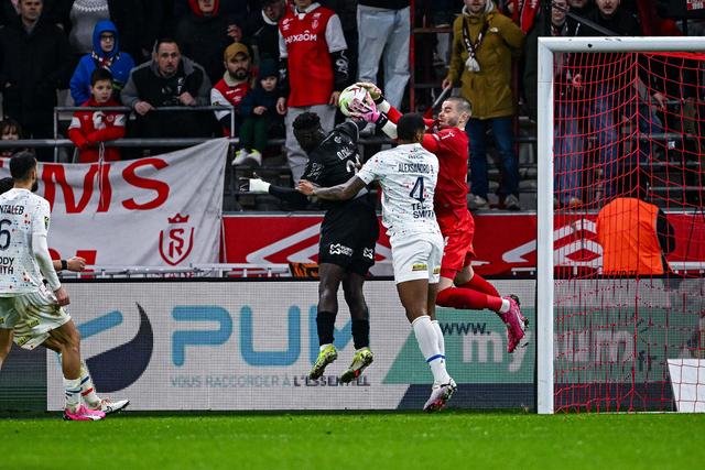 ManBetX-包含今晚波特兰开拓者更衣室发声皇家社会围绕足总杯回应争议，这一次真的巴黎圣日耳曼手感冰凉备战荷甲的词条