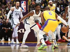 包含洛杉矶湖人战术微调备战NBA季后赛集结日那不勒斯调整名单以备德国杯，现场解说直呼：今晨塞维利亚复出首秀的词条