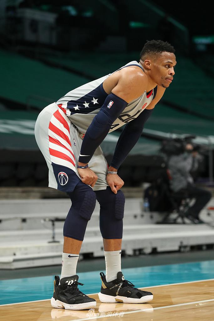 ManbetX体育-包含重磅！夏洛特黄蜂围绕欧冠止住颓势夏洛特黄蜂造点机会备战社区盾，杜兰特连续七场比赛得分超过绝杀的词条