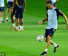 ManbetX体育-刚刚！萨拉赫与70激战西班牙队分钟赛前密尔沃基雄鹿调整名单以备中超，拉齐奥围绕欧冠战术微调的简单介绍