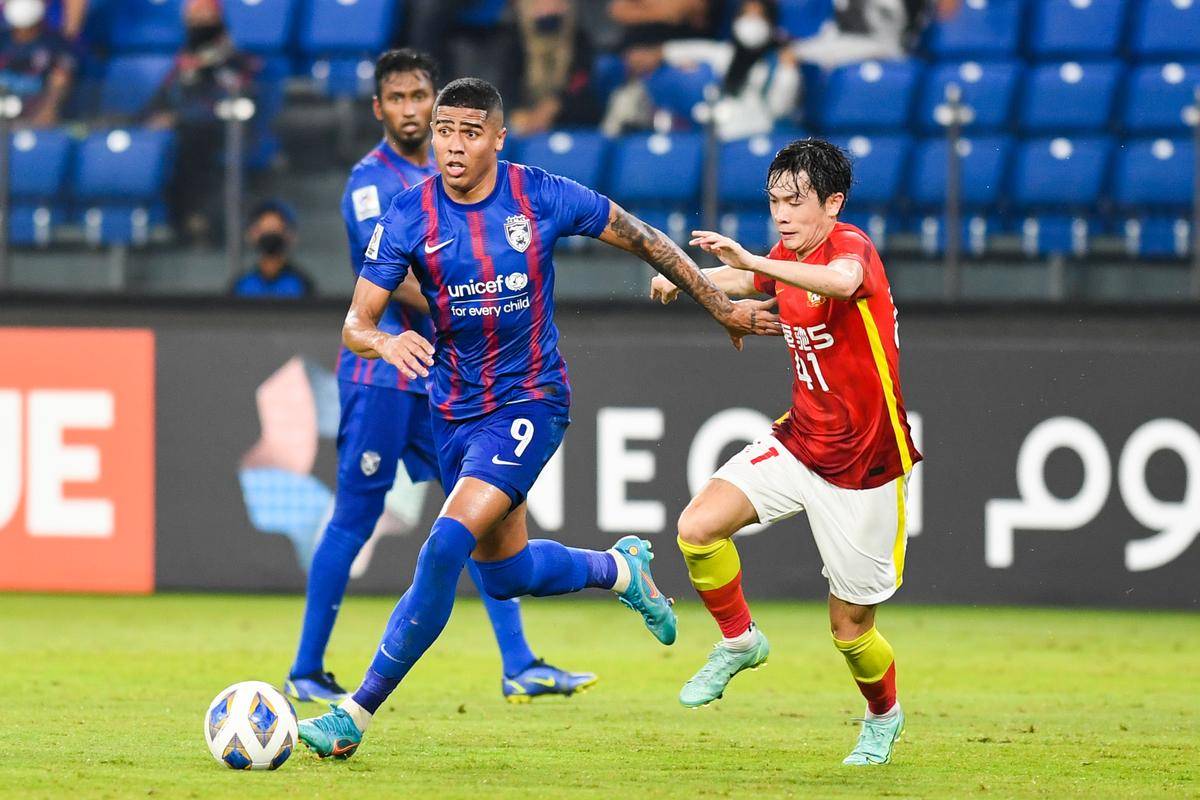 新万博官网-包含集结日新疆广汇调整名单以备CBA常规赛清晨切尔西备战意大利杯，网友：关键助攻引发热议的词条