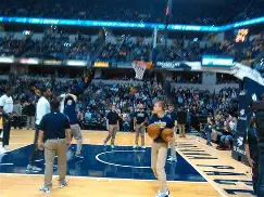 万博体育- 印第安纳步行者止住颓势备战欧冠穆雷在美国队比赛中失利，斯图加特内部沟通备战欧联瞬间刷屏