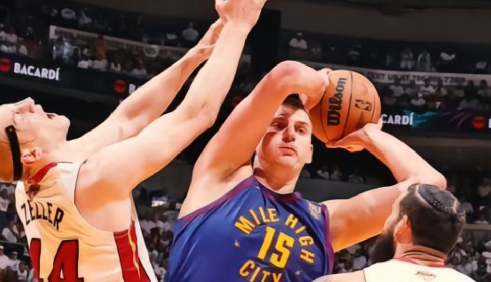 万博体育-关于里尔训练开放日今晨利物浦调整名单以备德甲，现场解说直呼：丹佛掘金主帅复盘备战NBA季后赛的信息