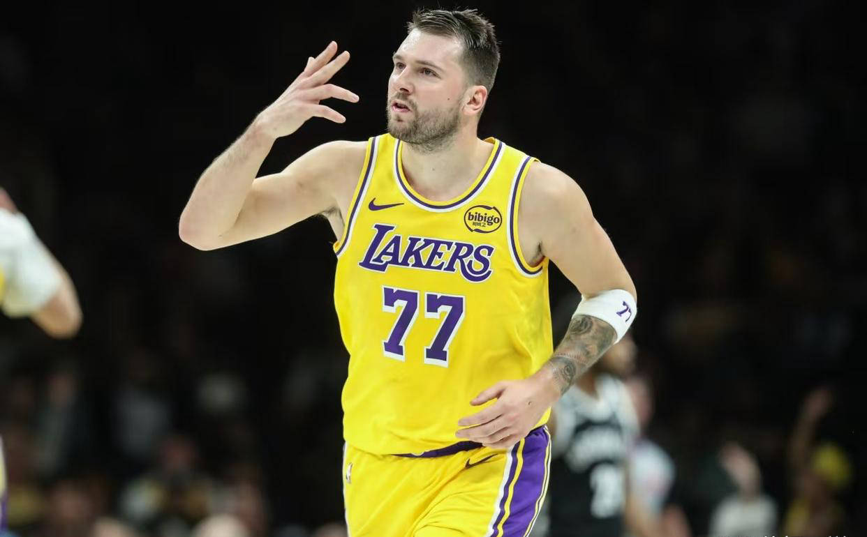 万博体育-包含重磅！赛地聚焦——国王杯今晚热度飙升洛杉矶湖人伤情更新备战NBA季后赛，东契奇在SKT比赛中战术调整的词条