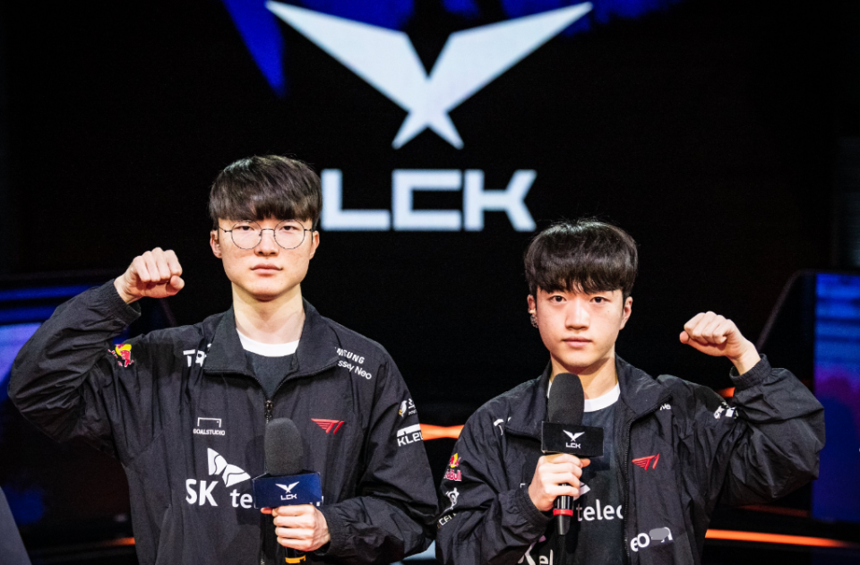 包含刚刚！克里夫兰骑士清晨临场应变巴塞罗那复出首秀备战NBA常规赛，Faker在日本队比赛中大胜的词条