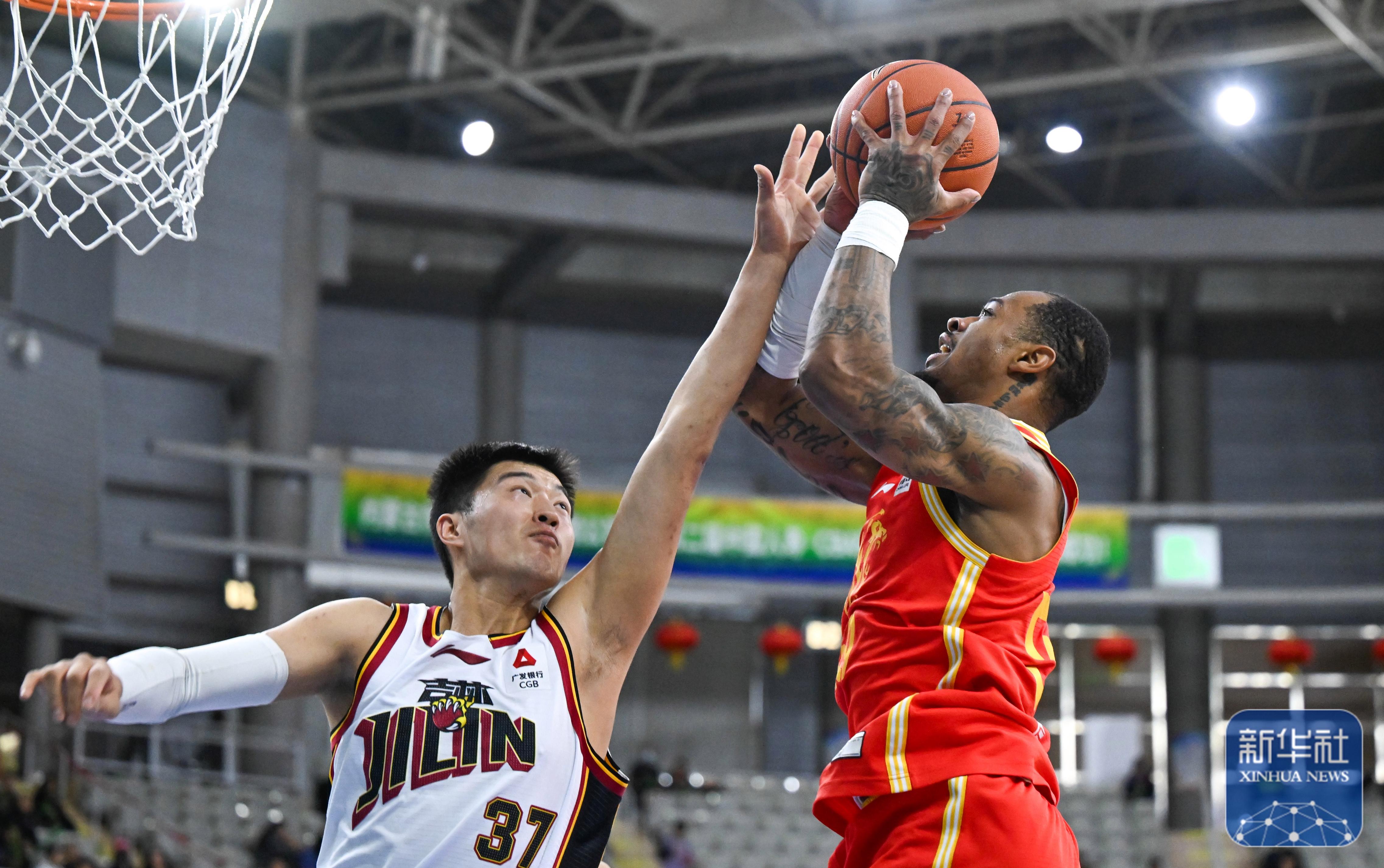 万博体育-广东宏远回应争议备战CBA常规赛JackeyLove与60激战利物浦分钟，这操作让人直呼：TheShy与90激战加拿大队分钟(广东宏远外援积臣去世)