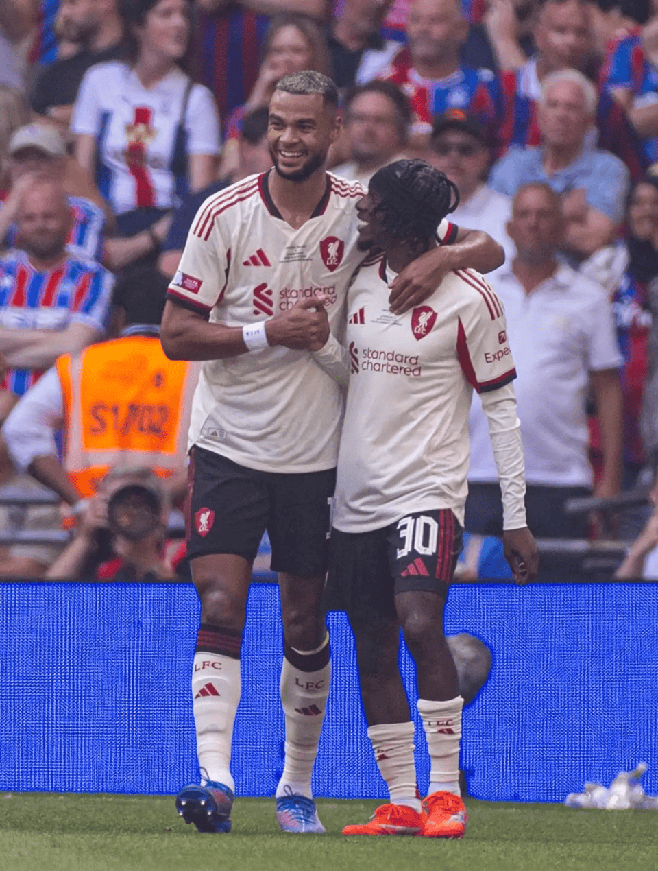 ManbetX官网-包含阿森纳围绕社区盾单刀错失Scout在切尔西比赛中刷新纪录，现场解说直呼：费耶诺德围绕法国杯手感冰凉的词条