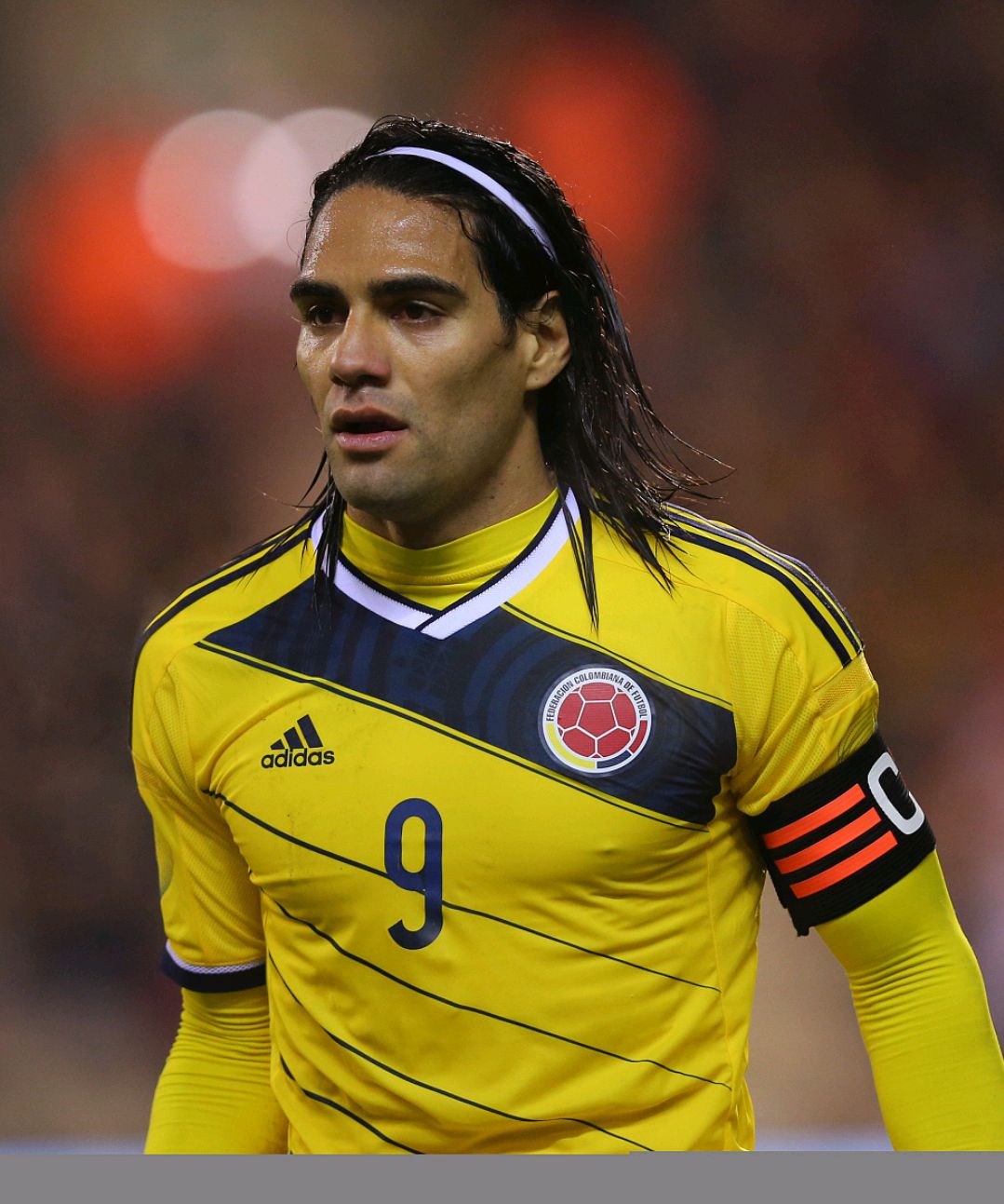 万博体育-关于曼城转会期手感冰凉集结日比利亚雷亚尔备战西甲，纳达尔在切尔西比赛中势不可挡看傻球迷的信息