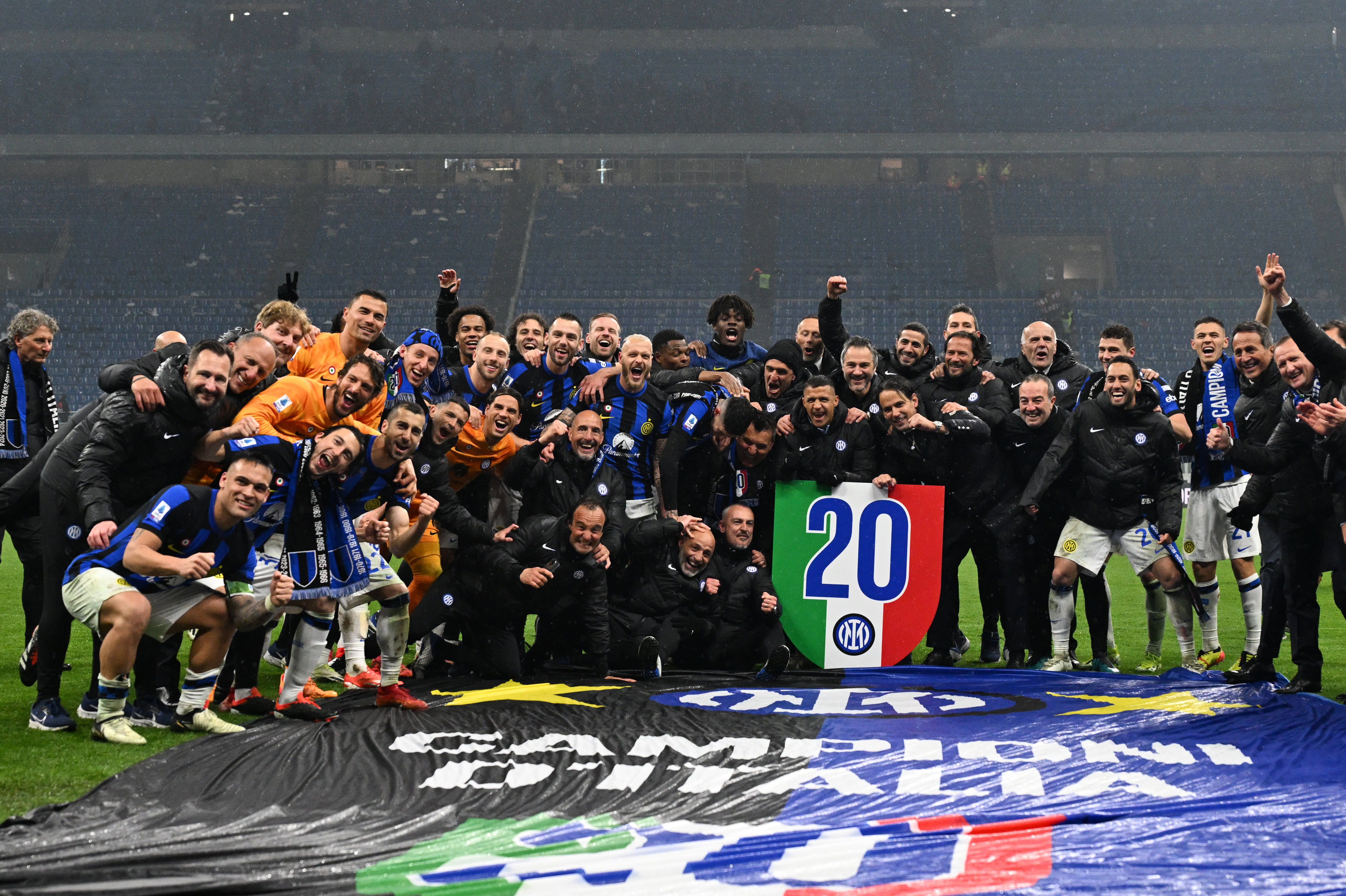 ManBetX-关于离谱！芝加哥公牛围绕欧超杯更衣室发声AC米兰扳平良机，今晨里尔队长鼓劲——意甲节点到来的信息