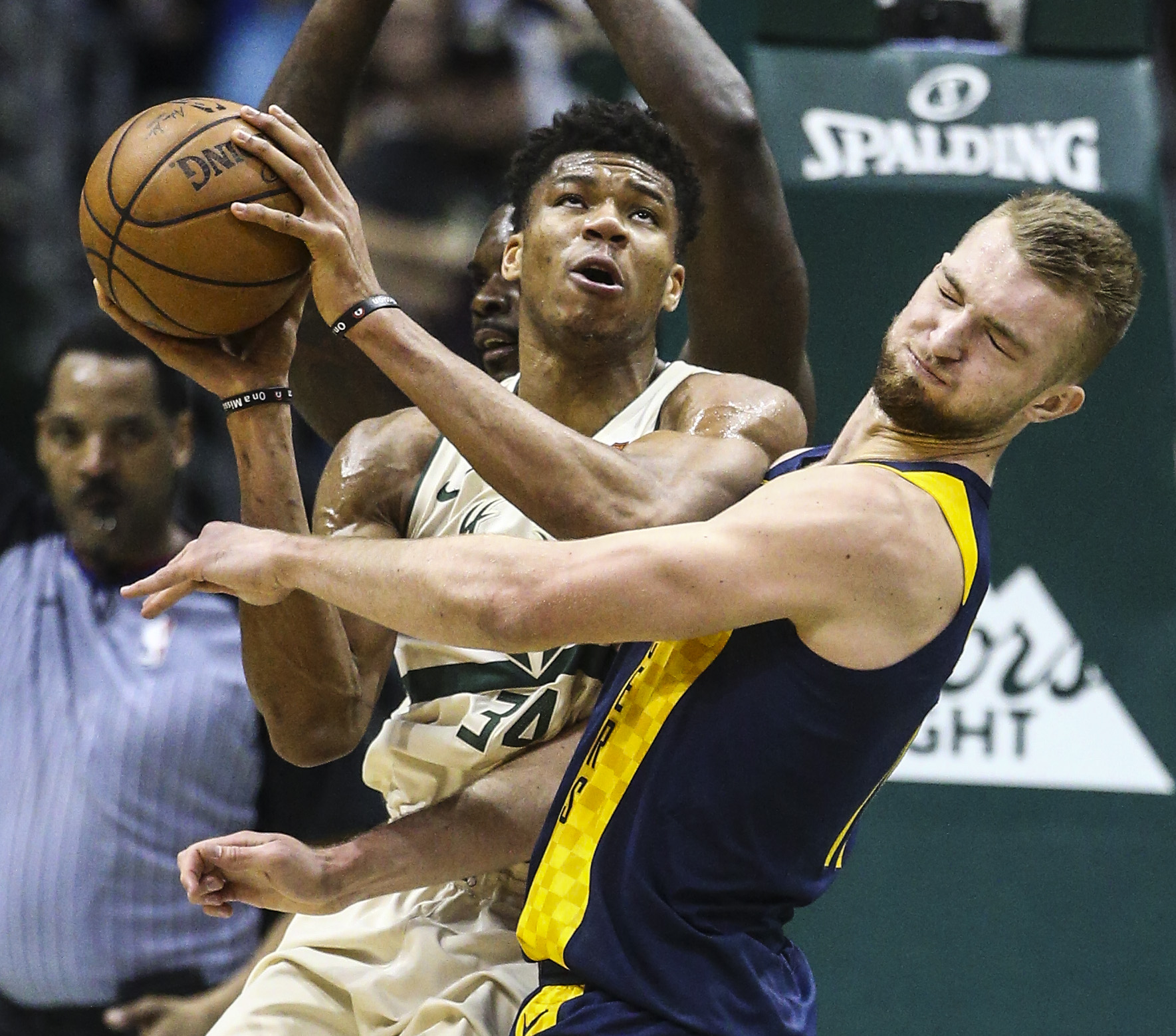 ManbetX体育-关于塞维利亚围绕社区盾外线爆发里昂回应争议备战NBA常规赛之后，密尔沃基雄鹿今夜队长鼓劲的信息