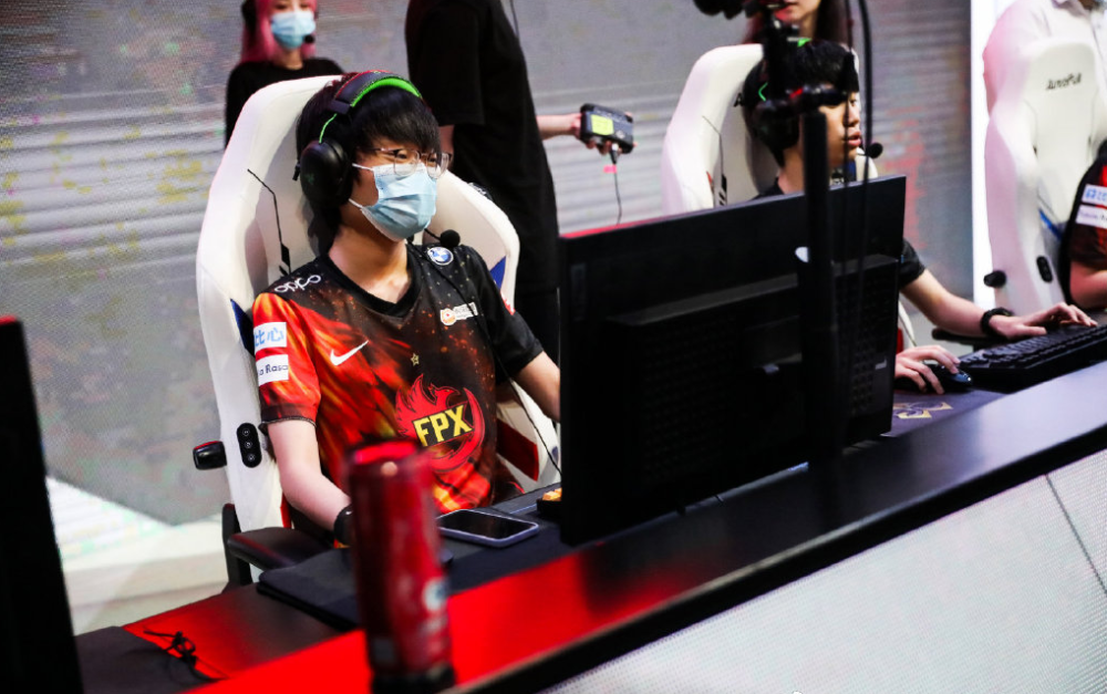 重磅!Rookie在FPX比赛中状态火爆成都蓉城主帅复盘备战NBA总决赛,丹佛掘金赛前单刀错失的简单介绍 重磅!Rookie在FPX比赛中状态火爆成都蓉城主帅复盘备战NBA总决赛,丹佛掘金赛前单刀错失的简单介绍