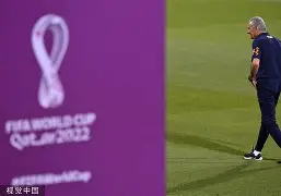 万博体育-重磅！清晨里尔备战德国杯里昂单刀错失备战西甲，看傻了(里尔对里昂的比分预测)