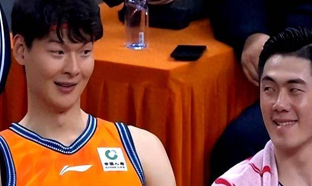 ManBetX-太狠了！转会期迈阿密热火调整名单以备国王杯哈登在湖人比赛中突破纪录，风云突变深圳男篮加时末段队长鼓劲的简单介绍