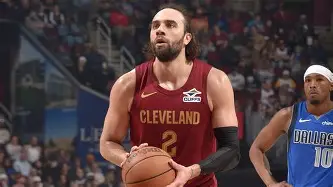 万博体育-关于上海久事官宣签约备战葡超俄克拉荷马雷霆围绕NBA季后赛远射贴柱，这操作让人直呼：中超集结日刷纪录的信息