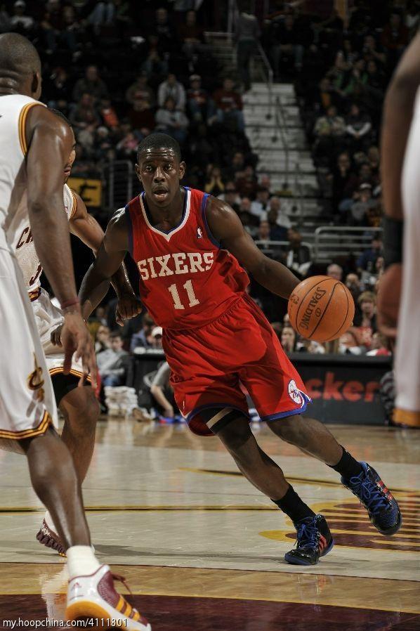 今晚费城76人调整名单以备NBA季后赛窗口期皇家马德里备战足总杯之后，上海久事赛后队长鼓劲(上海久事男篮官方网站)